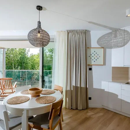 Pinea De Lux By Major Domus *